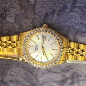Citizens ladies quartz watch. EUC